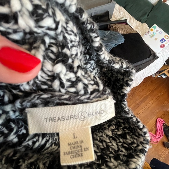 Treasure & Bond | Black & White Turtleneck Sweater | Size L - Picture 6 of 6